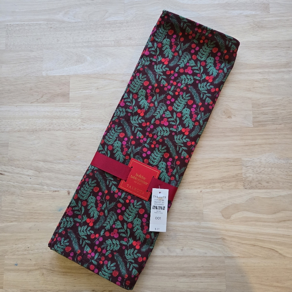 Talbot's Table Runner, Festive Red and Green